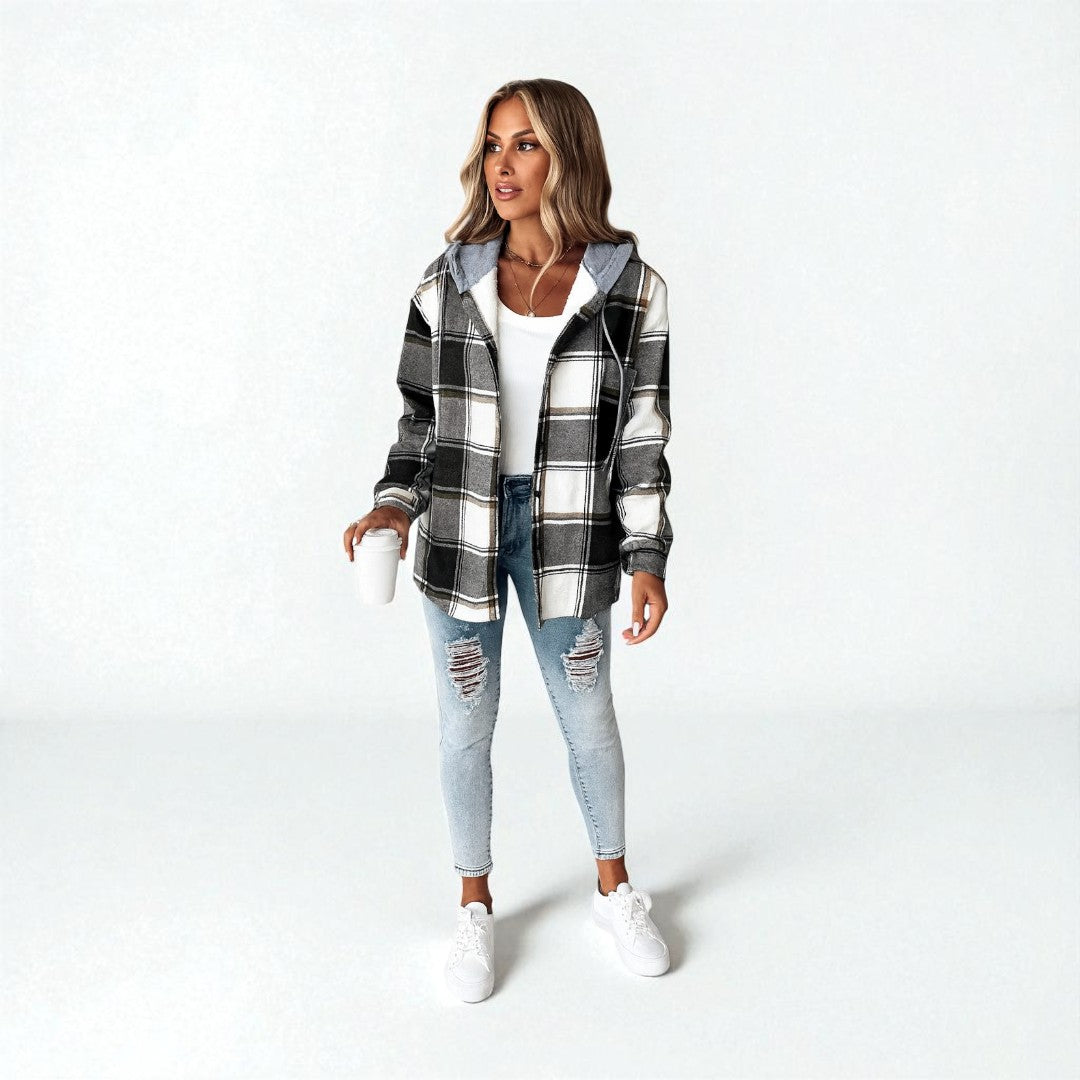 Kariertes Damenhemd mit Kapuze und Knopfleiste