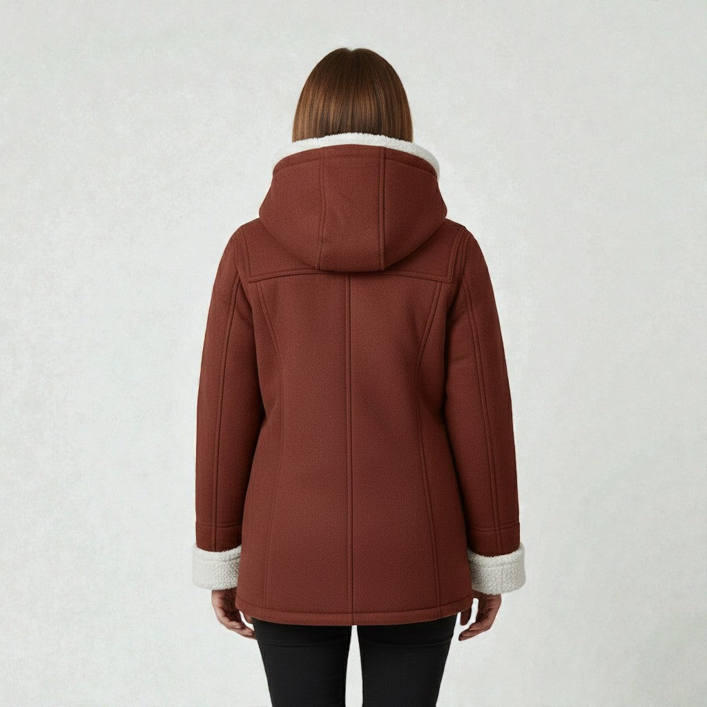 Bequeme Winterjacke mit warmer Fütterung und Kapuze